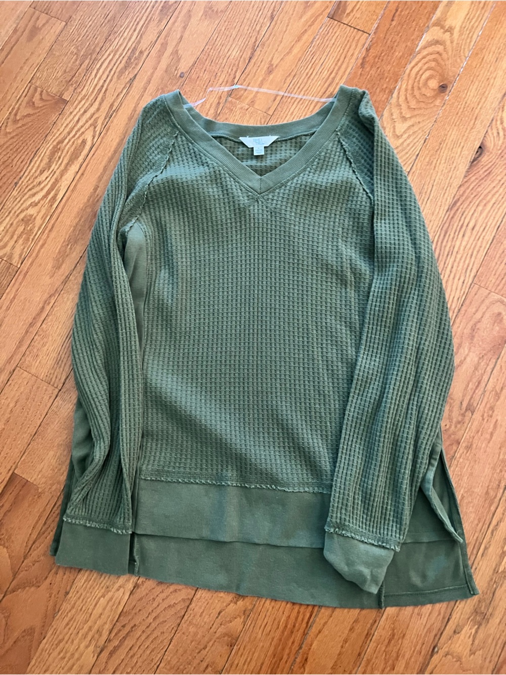 Time and Tru Olive Green Waffle Knit V-Neck Top